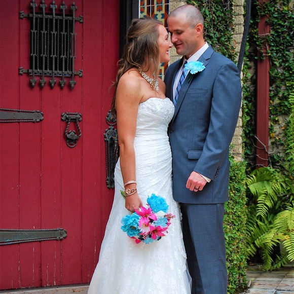 Meet your Posher, Lauren Michelle - Picture 2 of 3